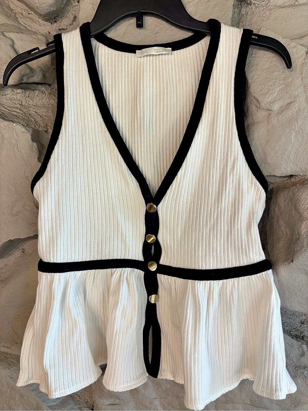 Zara Ribbed Top White & Black Size Medium Like New